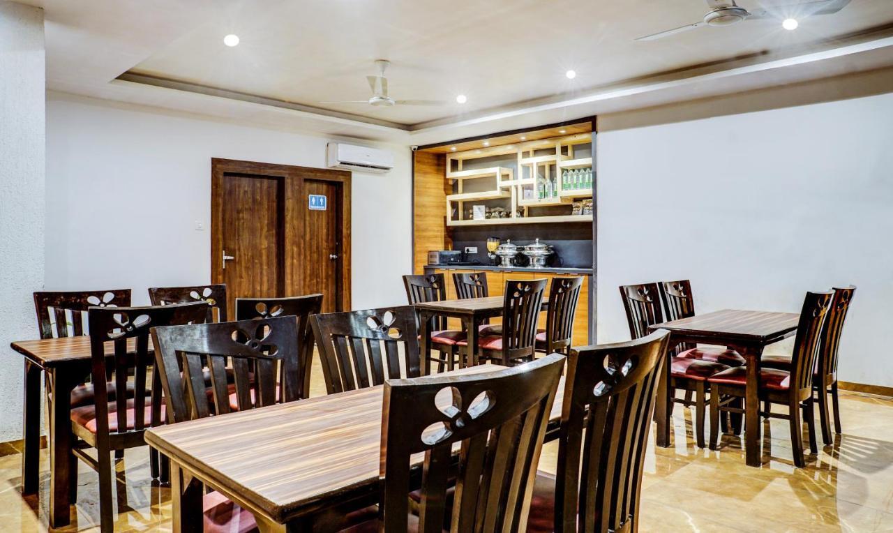 Treebo Trip Seven Olives Andheri Bombay Exterior foto